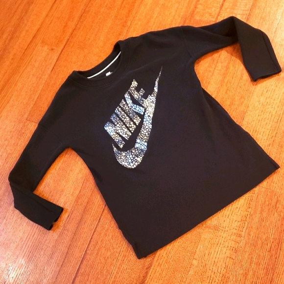 Nike Tops - Nike light sweatshirt size small